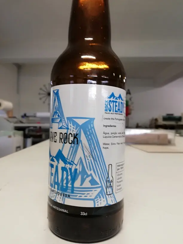 Rótulos autocolantes sintéticos